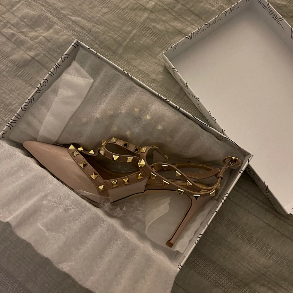 Valentino Stud Heel - Nude size 10
